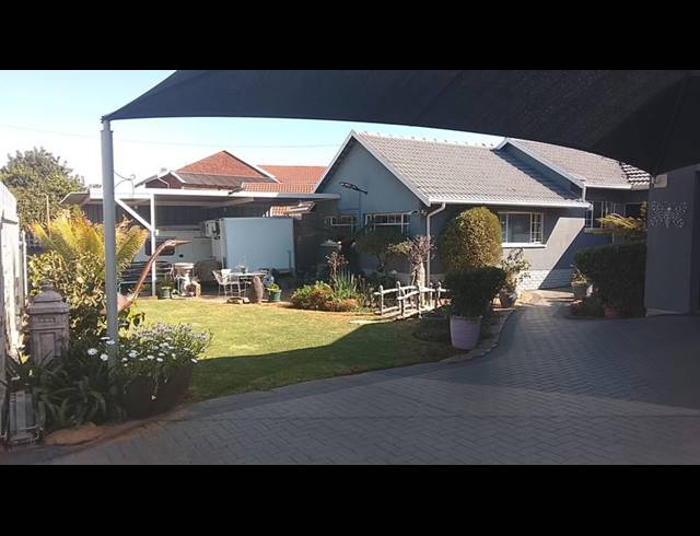 3 BEDROOM HOUSE FOR SALE IN GREENHILLS
